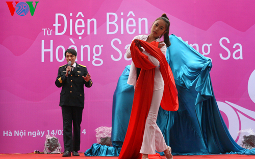 ទិវាកំណាព្យវៀតណាមបានបើកនៅទីក្រុងហាណូយ